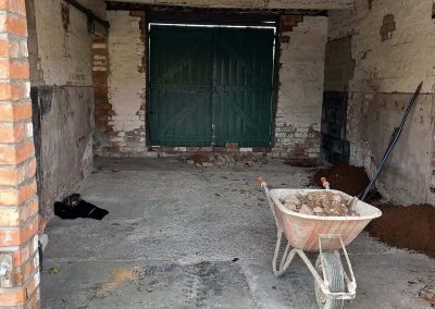 Builders in Ellesmere